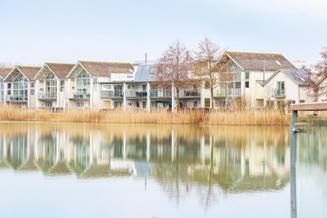 Howells Mere 88, Tranquility P Somerford Keynes Kültér fotó